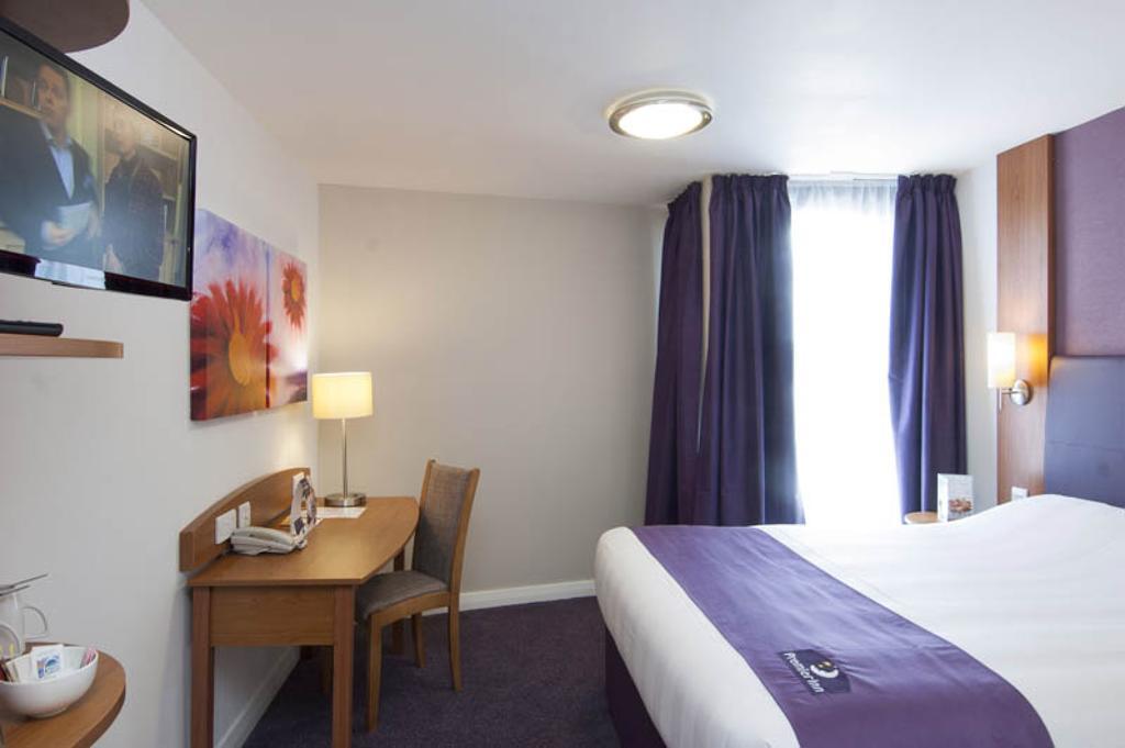 Premier Inn Cobham Cobham  Kamer foto
