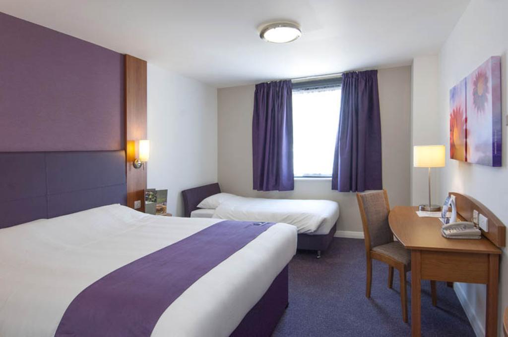 Premier Inn Cobham Cobham  Kamer foto