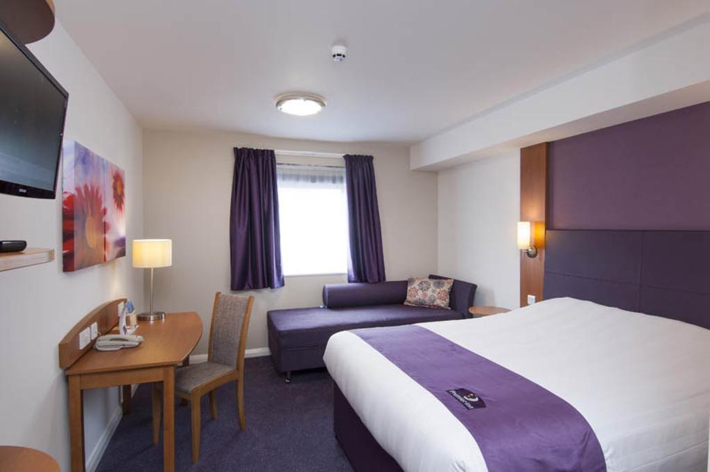 Premier Inn Cobham Cobham  Kamer foto