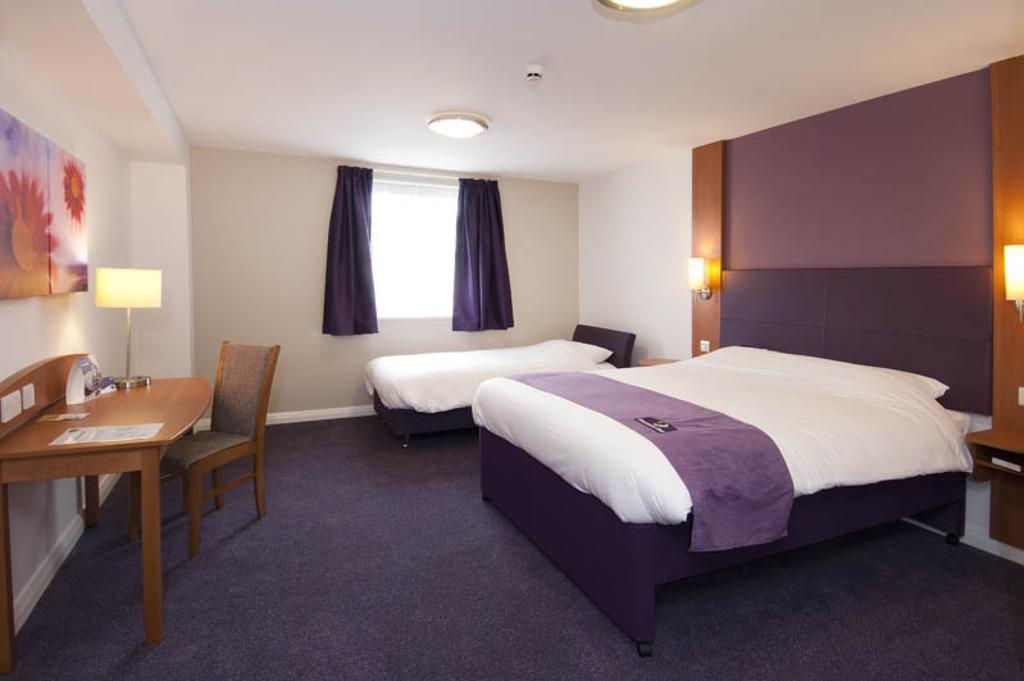 Premier Inn Cobham Cobham  Kamer foto