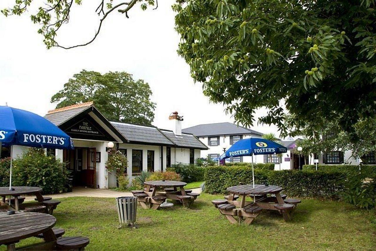 Premier Inn Cobham Cobham  Buitenkant foto