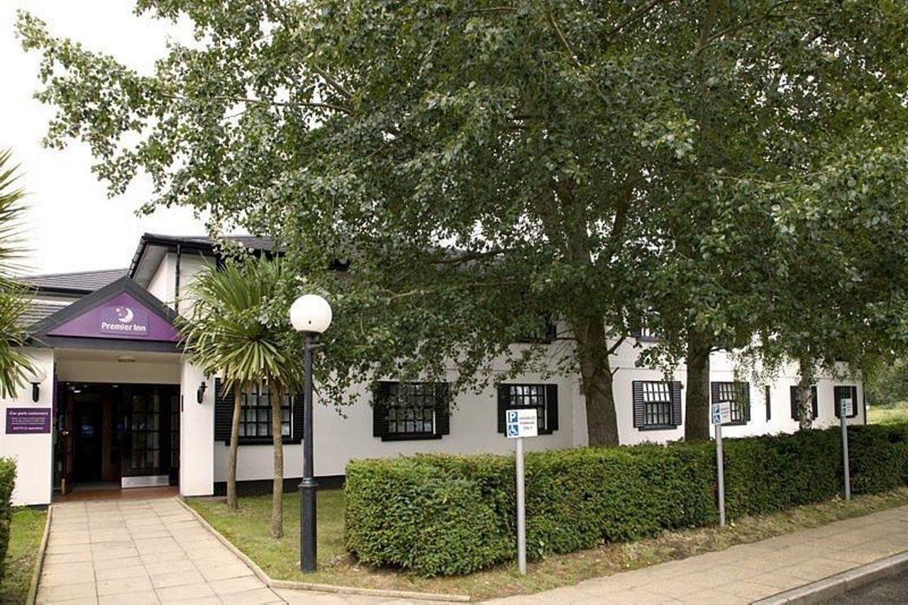 Premier Inn Cobham Cobham  Buitenkant foto