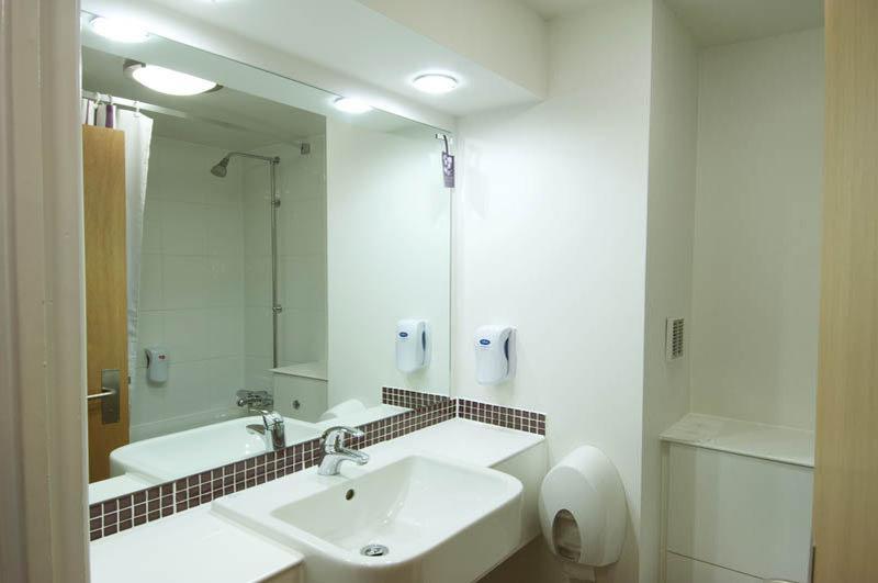 Premier Inn Cobham Cobham  Buitenkant foto