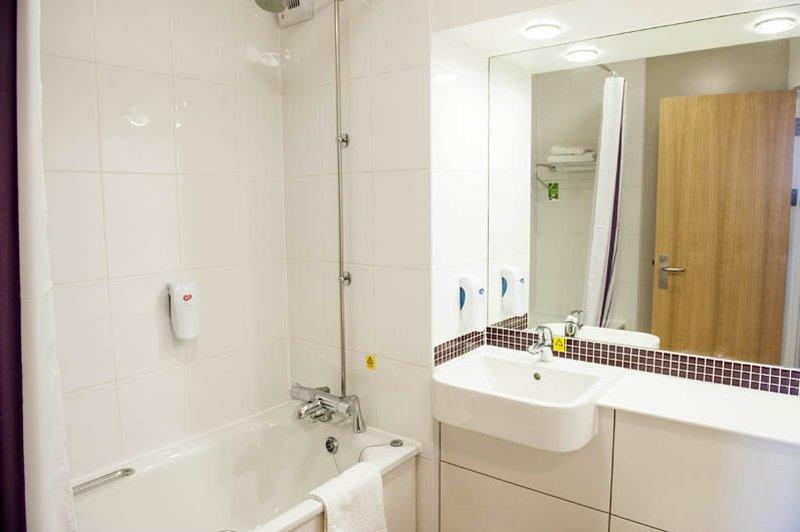 Premier Inn Cobham Cobham  Buitenkant foto
