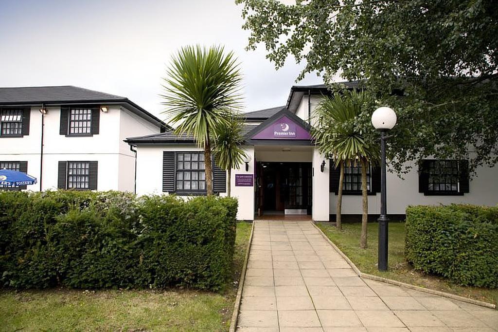 Premier Inn Cobham Cobham  Buitenkant foto