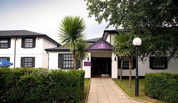 Premier Inn Cobham Cobham  Buitenkant foto